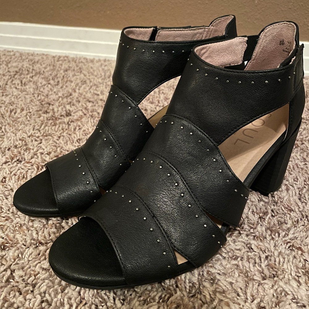 Naturalizer Soul black Christina Sandal size 9